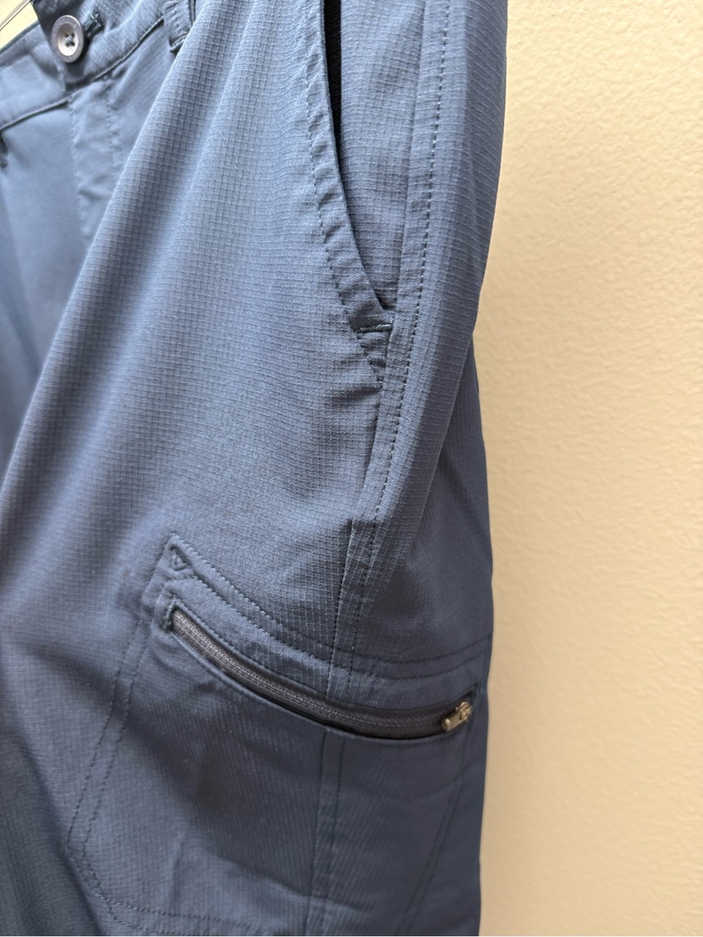 Eddie Bauer Women's Navy Cropped Hiking Pants - Picture 2 of 6